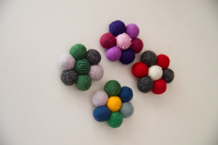 Purple Flower Brooch - Violet brooch in violet/purple shades