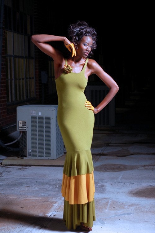 The Famous Maxi Dress in Gold and Green- Sample Size S
