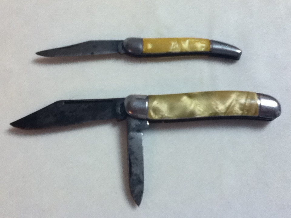 TWO Vintage Hammer Brand Folding Pocket Knives from by animalsolm8