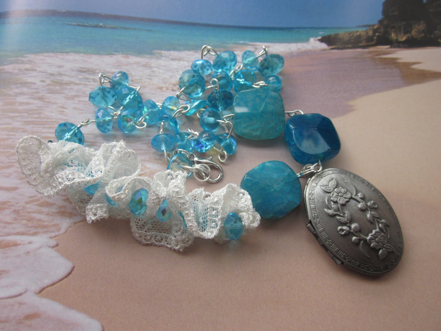 SALE 30% Sensitive (necklace)