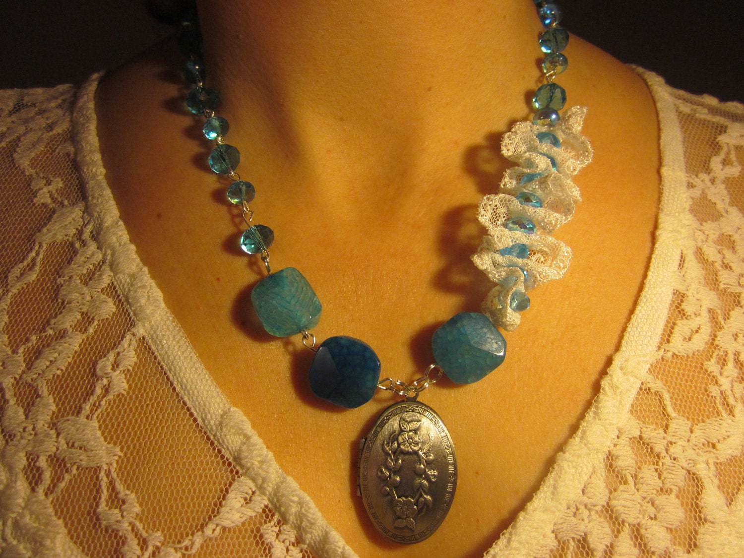 SALE 30% Sensitive (necklace)