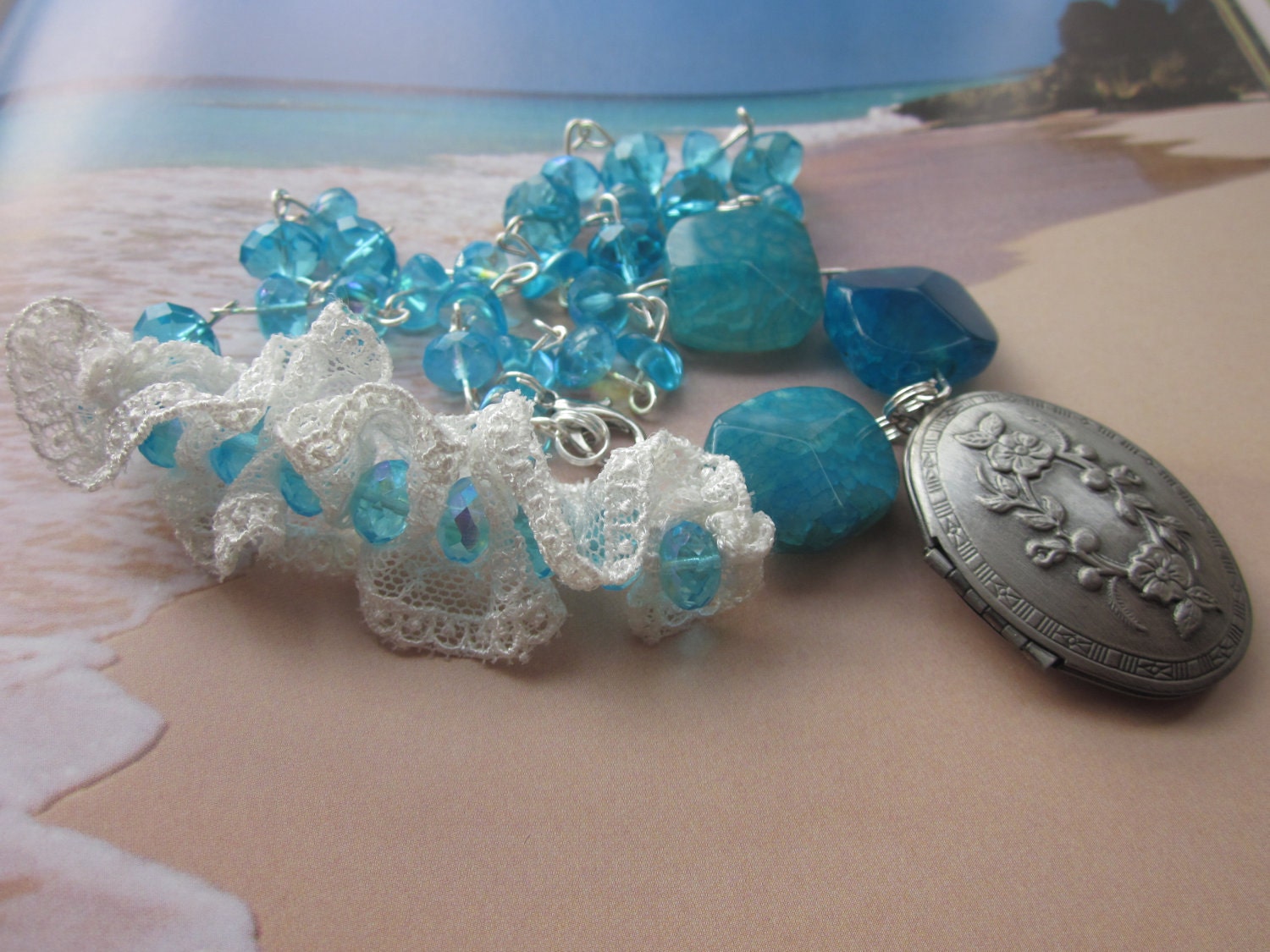 SALE 30% Sensitive (necklace)