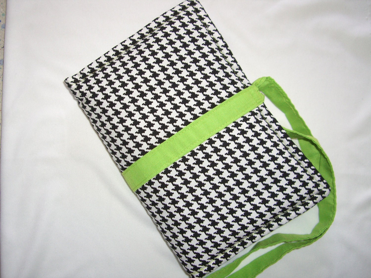Padded Kindle Fire Case - Kindle Cover - eReader Nook Cover - Black & White Houndstooth with Lime Green
