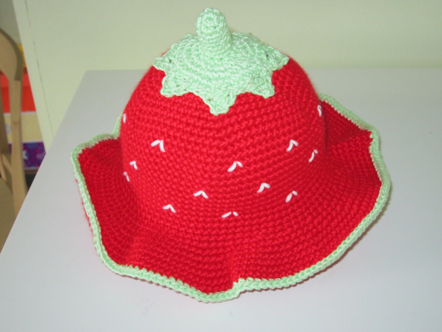 Crocher Hat...Girl... Baby Children Strawberry red beianie