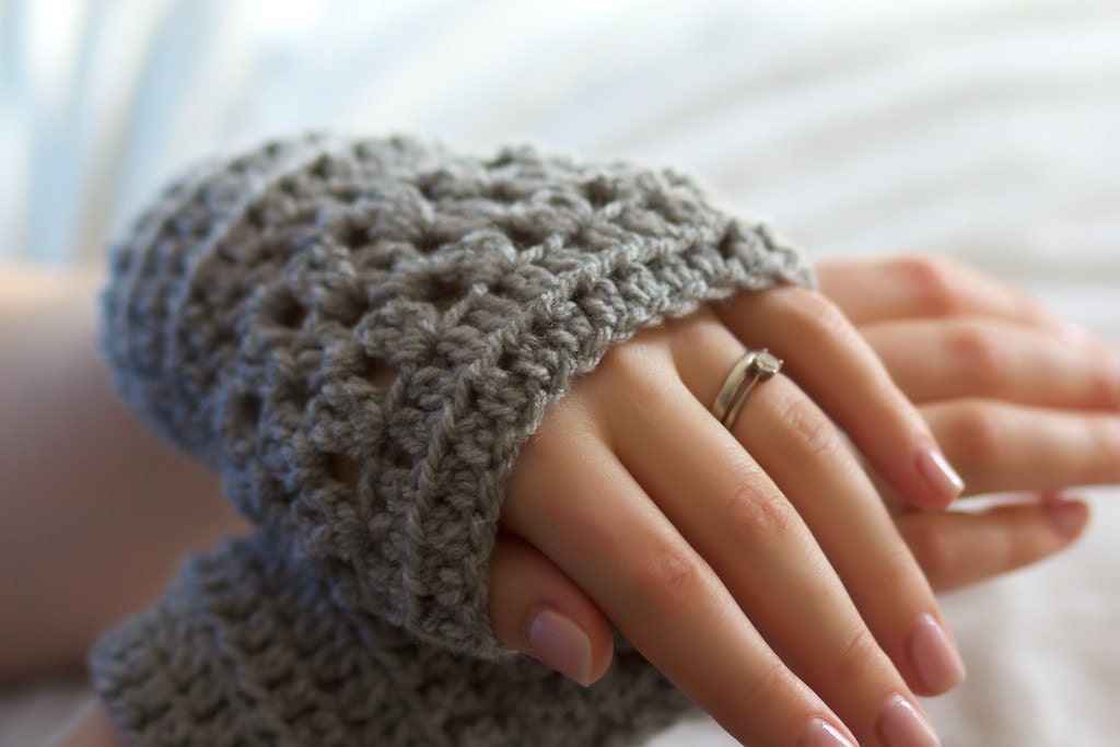 Crochet Wrist Warmers - fingerless crochet hand warmers in Grey - Gray