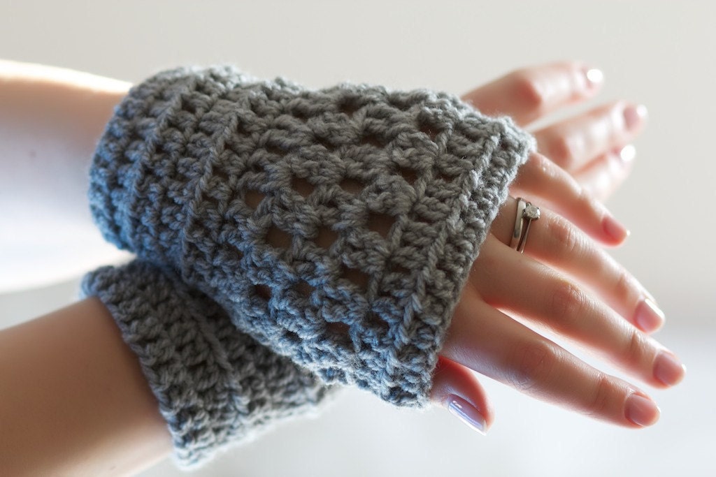 Crochet Wrist Warmers - fingerless crochet hand warmers in Grey - Gray