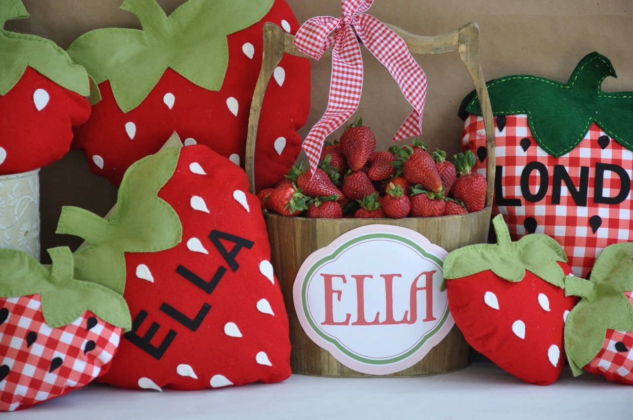 Felt Strawberry Picnic Pillow DIY PDF Pattern
