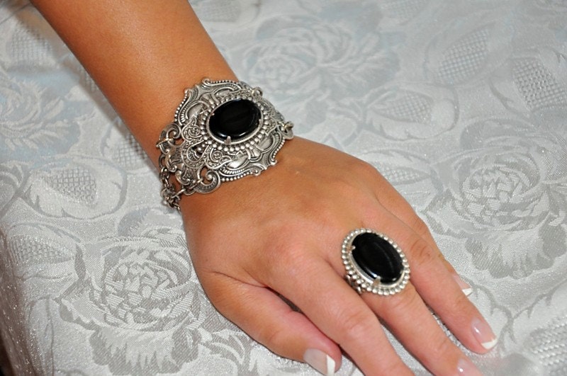 Vintage Style Cuff Bracelet,Filigree Bracelet,Swarovski Crystal BLACK Bracelet,Art Nouveau Cuff Bracelet,Antique Silver,DREAMER