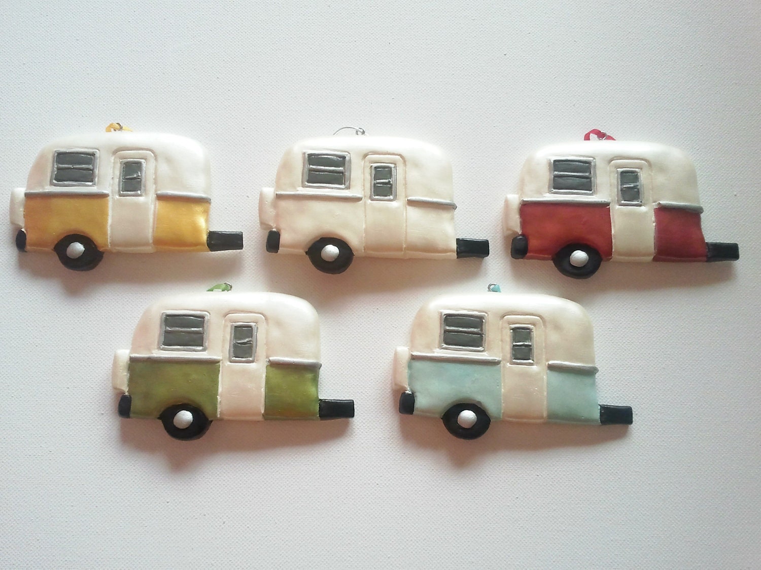 Vintage Travel Trailer Ornament