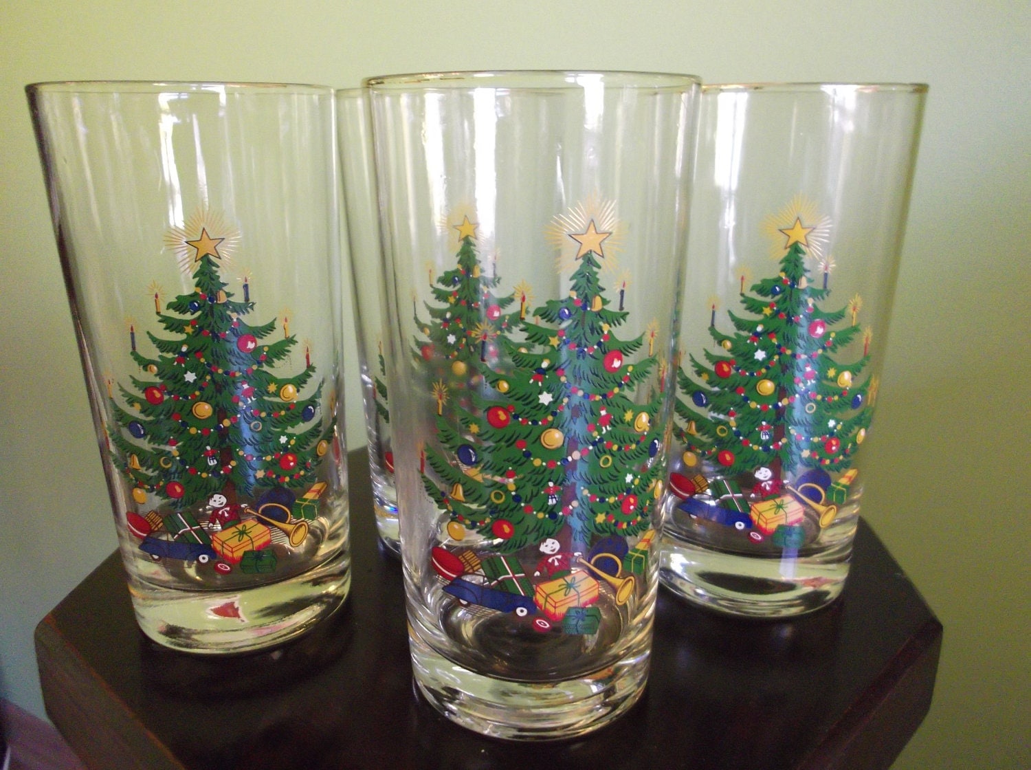 4 Vintage Christmas Tree Glasses Set of Glasses by QueenChlorine