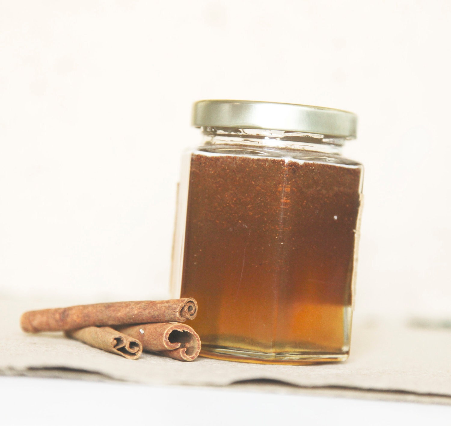 Cinnamon Honey, 100% Pure Raw Honey from Colorado with Organic Cinnamon. High health benefits. Herbal tea