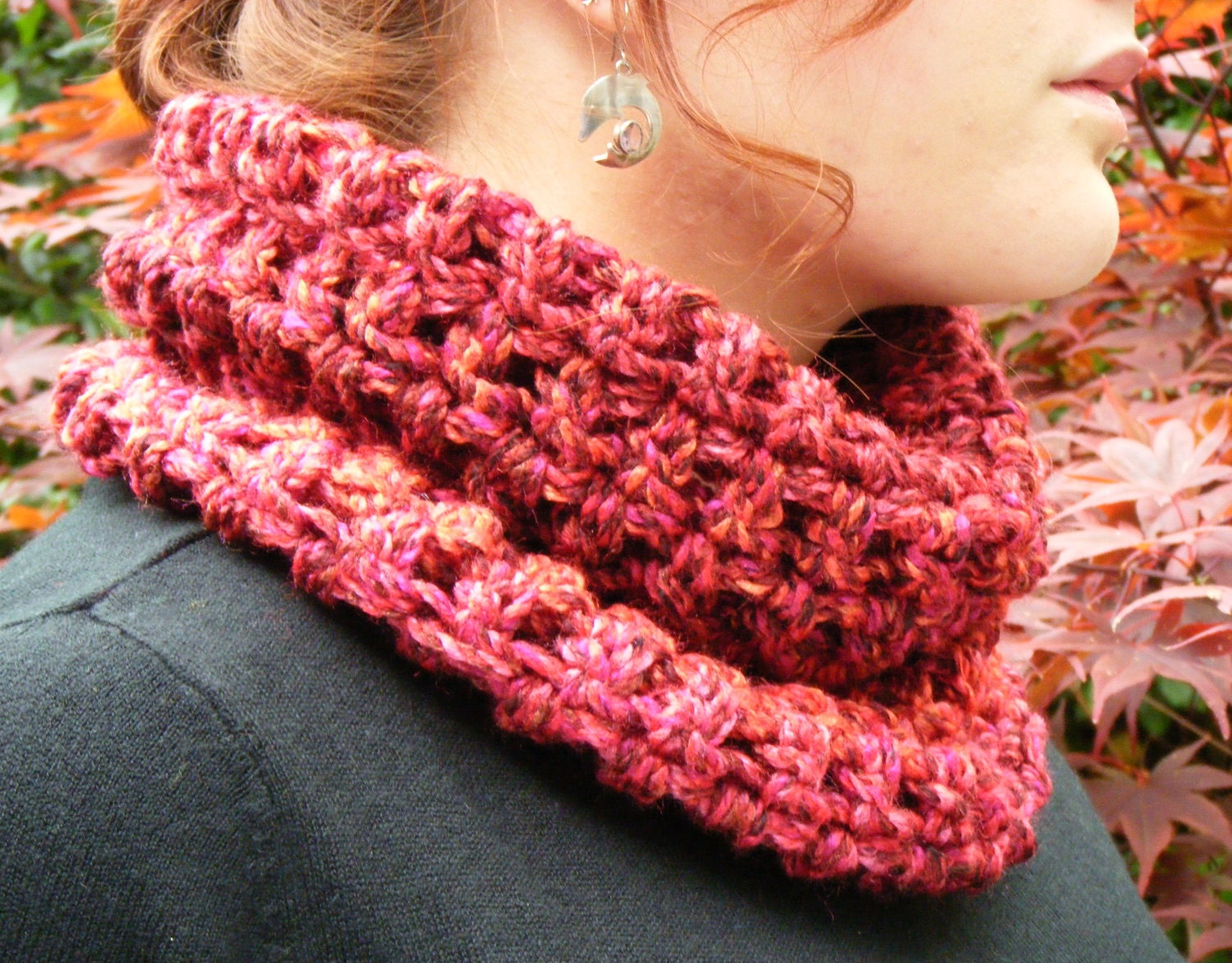 Chunky Crochet Cowl in Variegated Reds