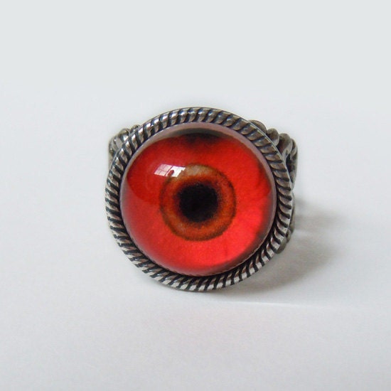 Vampire's Eye: Eyeball Ring