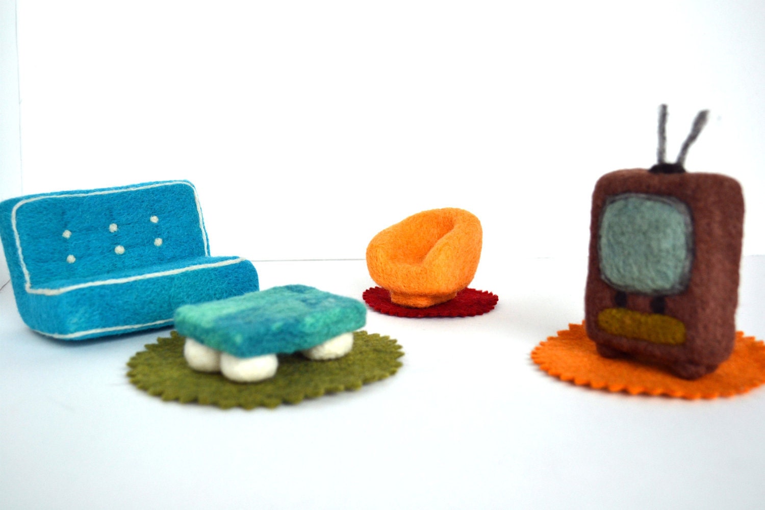 Needle Felted Retro Living-room Play Set- Natural Toys
