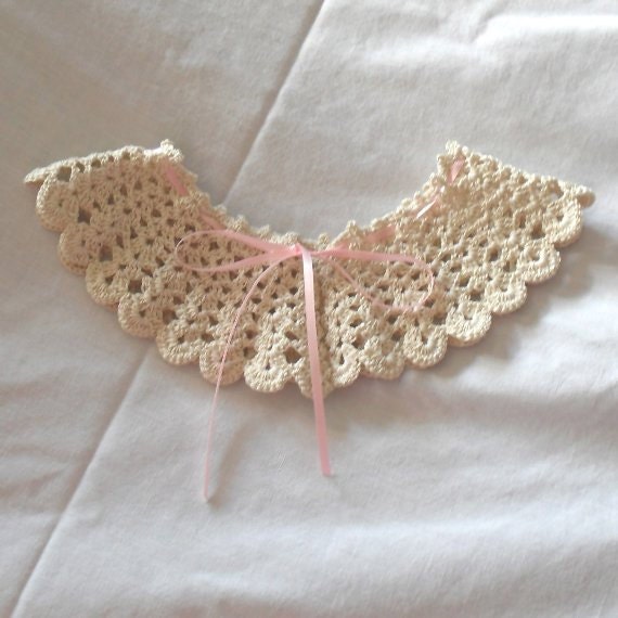 Crocheted Collar Vintage Ecru 16 inches