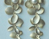 Cubic Zirconia and Freshwater Pearls Orchid Flowers Gold Earrings, Wedding Bride Earrings, Bridesmaids Earrings