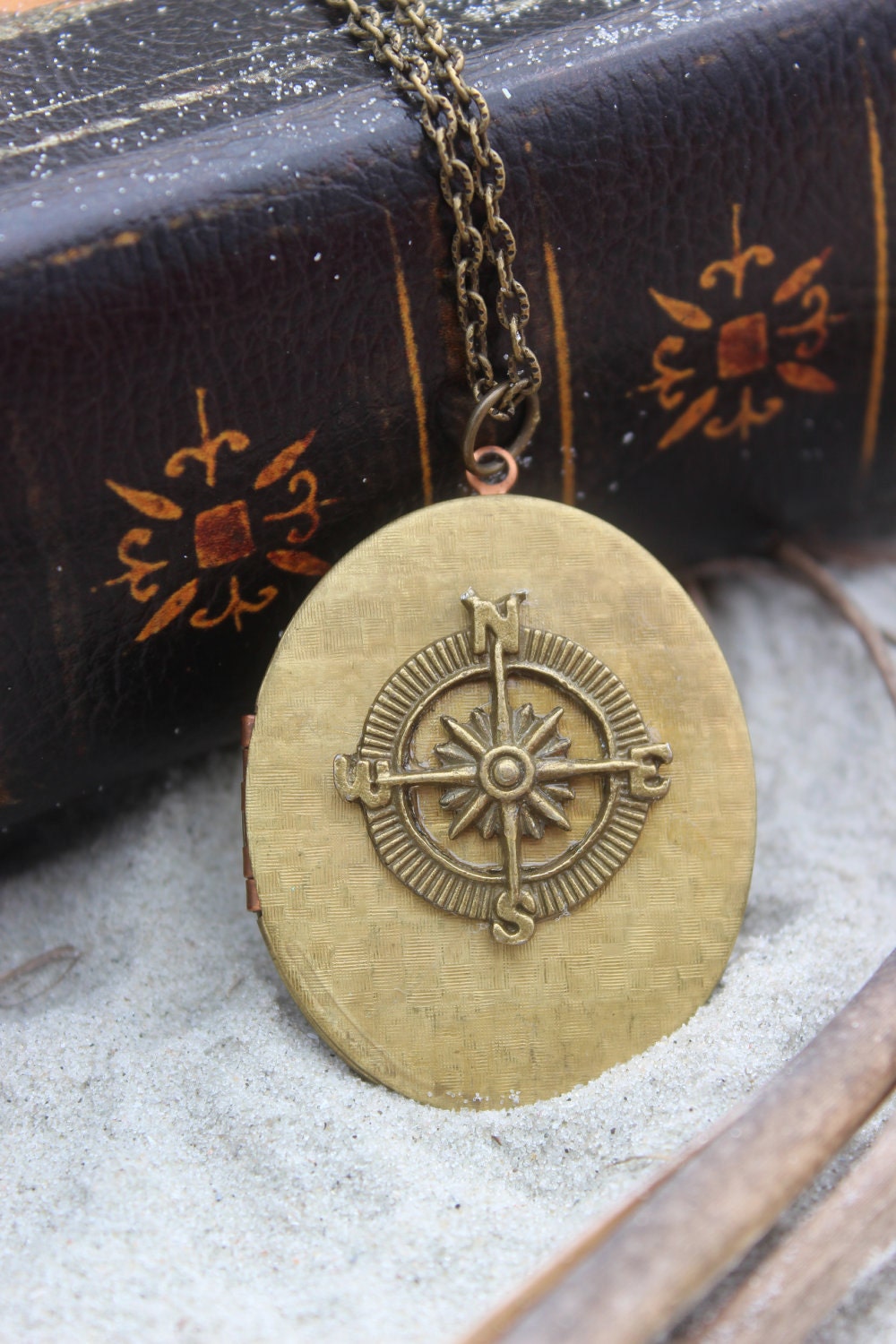 Vintage Compass Locket Oval great for graduates or wedding