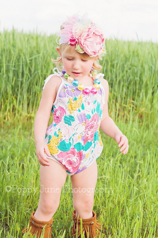 Vintage Summer is an adorable Chunky Bubblegum style necklace with Jewel Pendant
