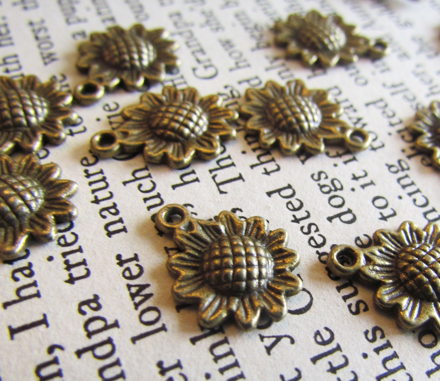 10pcs Antique Bronze Sunflower Charms 16x12mm - Ships Immediately from California - BC164
