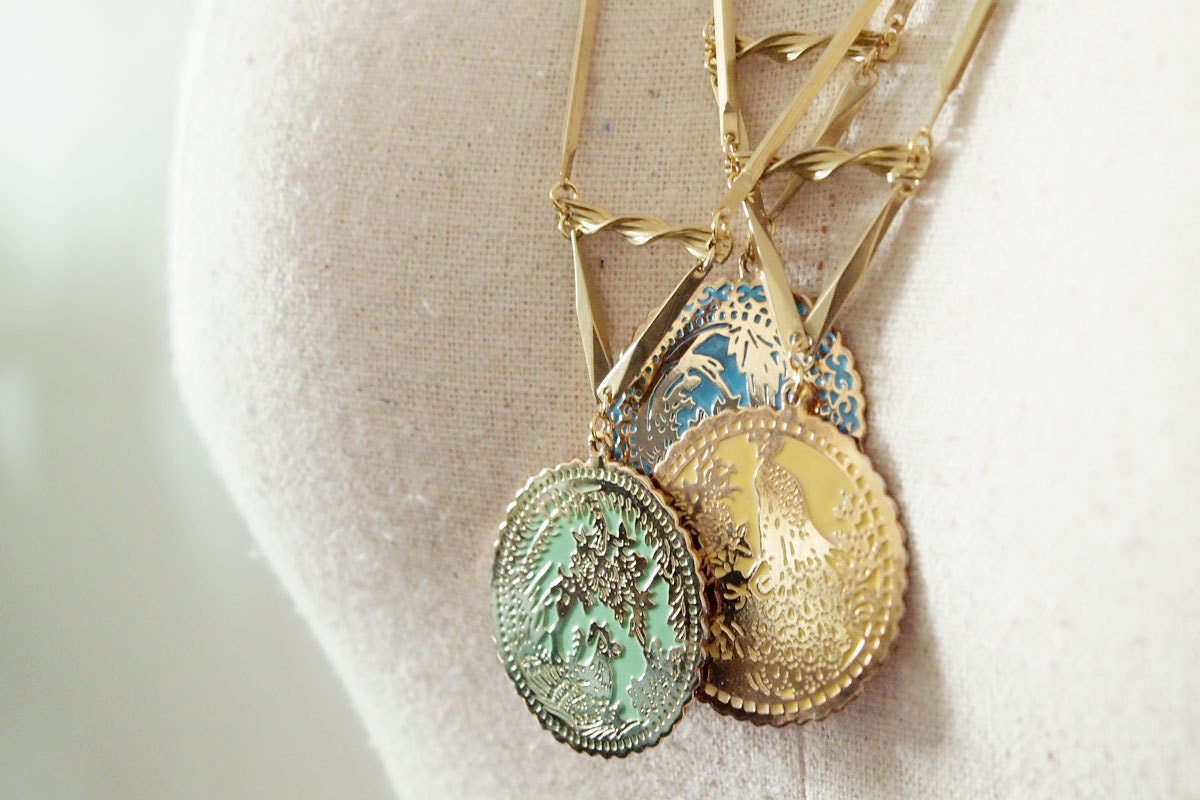 Charm Necklace : Enamel Oriental Charm