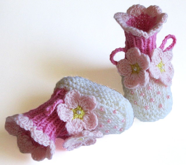 Baby booties Spring Flowers Pink knit baby girls shoes booty neborn / size 0-3M