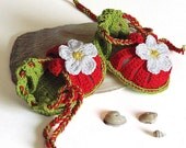 Baby summer sandals "Red Strawberry", crochet baby shoes baby girls newborn  / size 0-3M