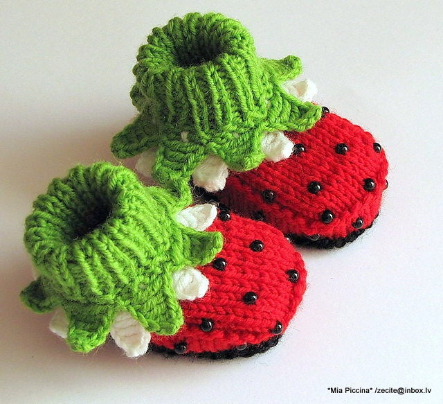 Knitted Baby girl booties "Ladybugs", baby girl shoes, knitting, kids clothing / size 4-6M