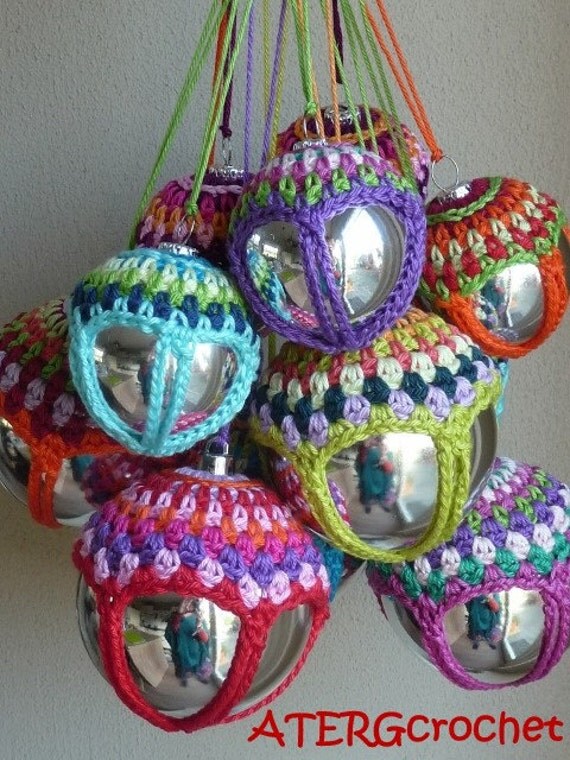 Crochet pattern Christmasball by ATERGcrochet in two sizes