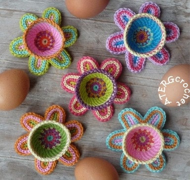 Crochet pattern colorful flower eggcup by ATERGcrochet