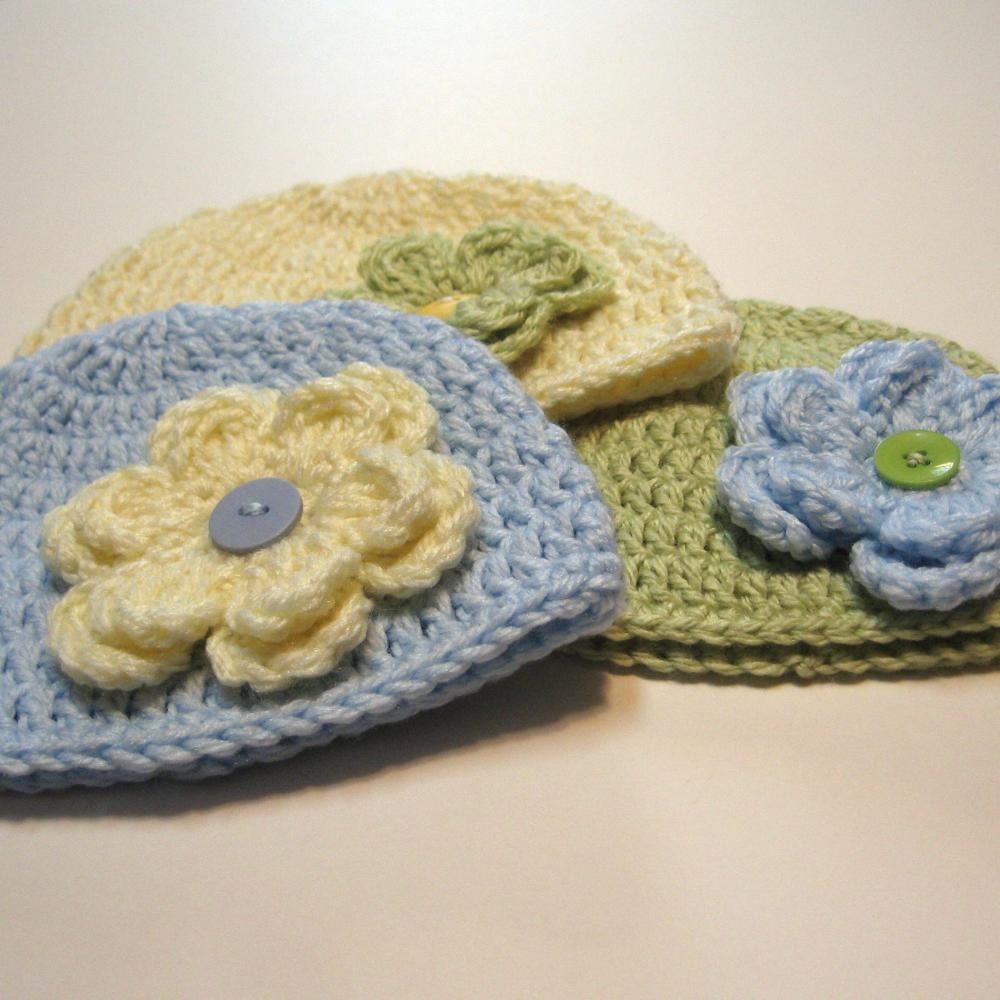 Crochet baby girl hats. Newborn. 3 hats. Detachable flowers. Interchangeable. Photo prop.