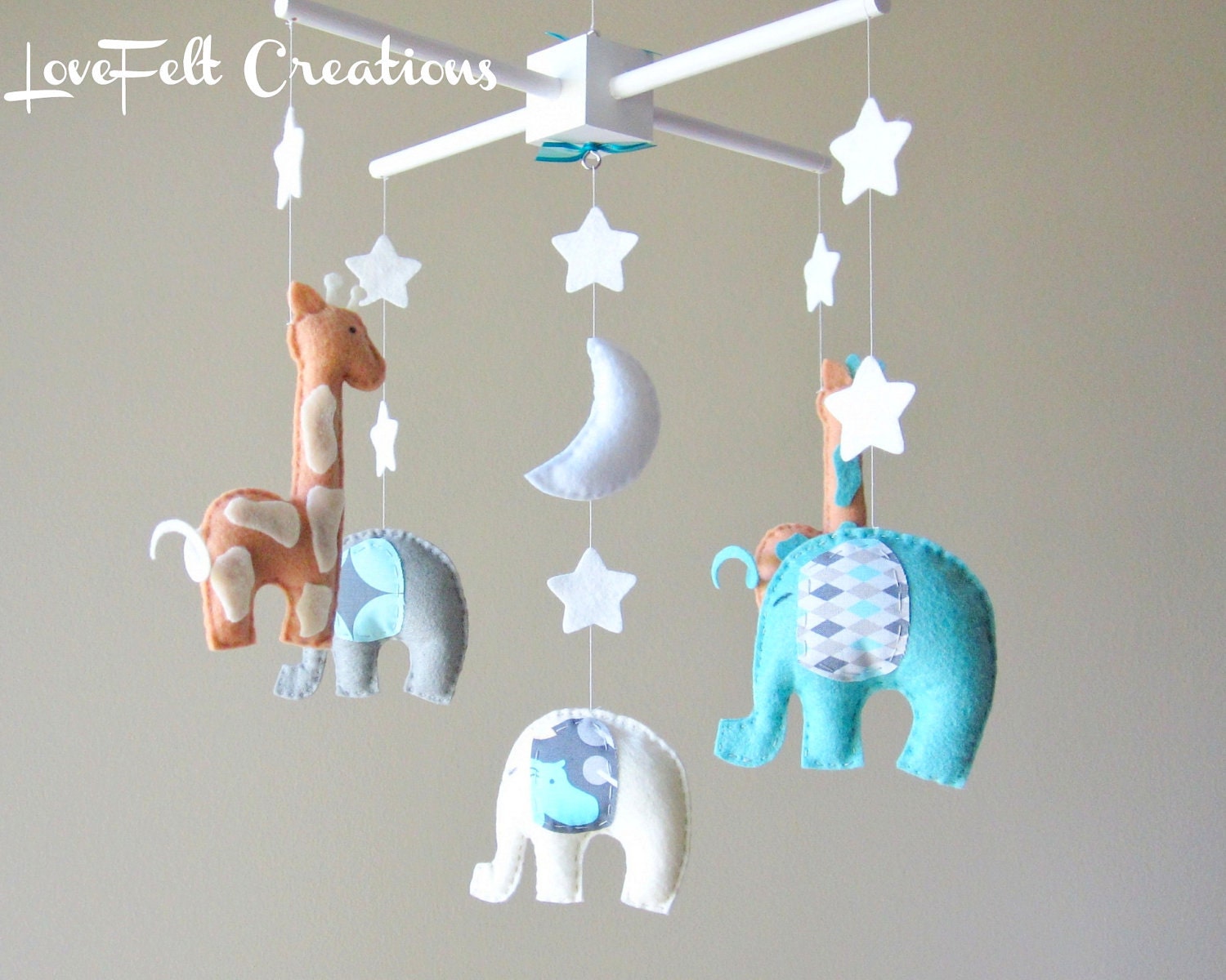 Baby crib mobile - Custom Baby Mobile - Elephant Mobile - Giraffe Mobile - You can PICK ur COLORS and FABRIC :)