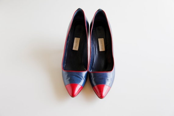 Vintage Nautical Calvin Klein Navy Pumps with Red Cap Toe and Piping Size 8.