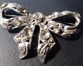 Vintage Rhinestone Bow Brooch