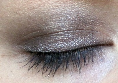 Moth Wing eyeshadow (Silvery, Shimmer Taupe) Vegan