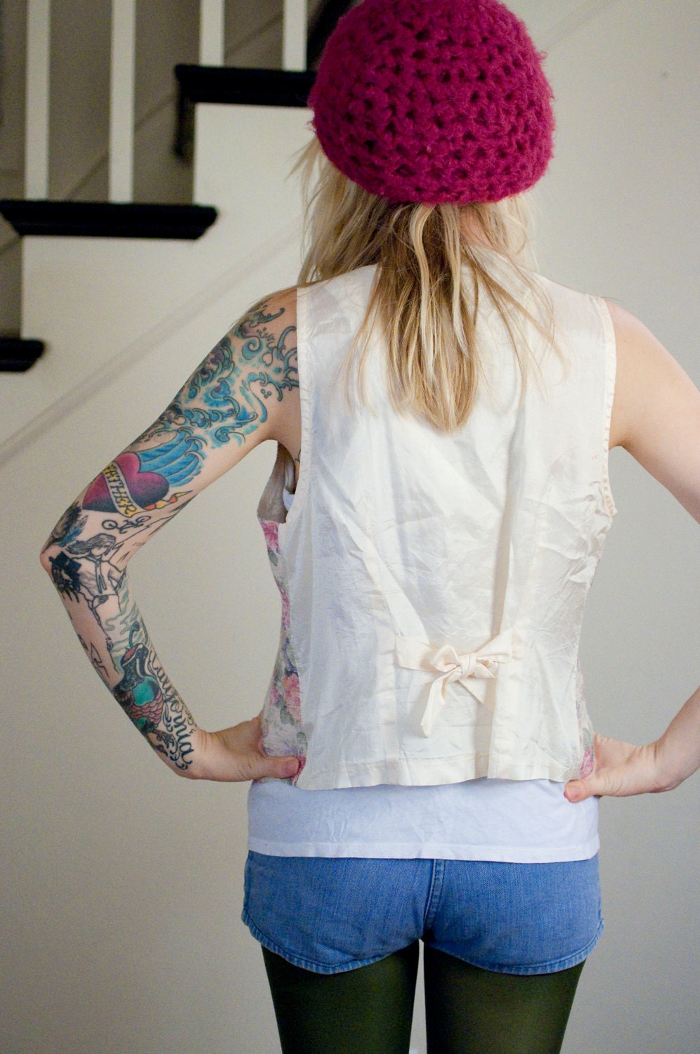 FREE SHIPPING- SML 1990's pastel floral fitted vest