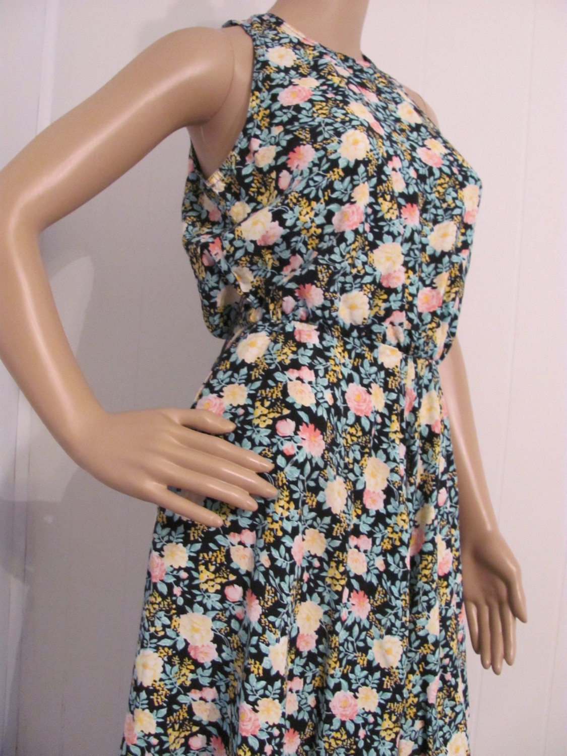Vintage Floral Day Dress with Full Skirt// 80s Floral Sun Dress//Size 6