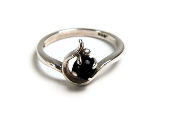 Sterling Silver Artisan ring with Black Onyx, holiday jewelry, Christmas gift ideas, romantic gift ideas, gifts for her