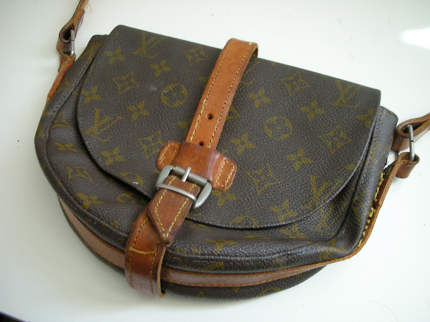 Vintage Louis Vuitton crossbody purse Bag by everyonelovesvintage