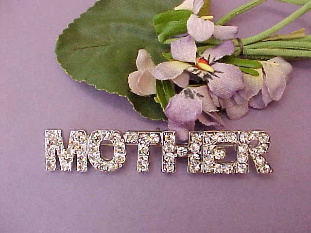 Charming Rhinestone Brooch/ Pendant Spelling "Mother"