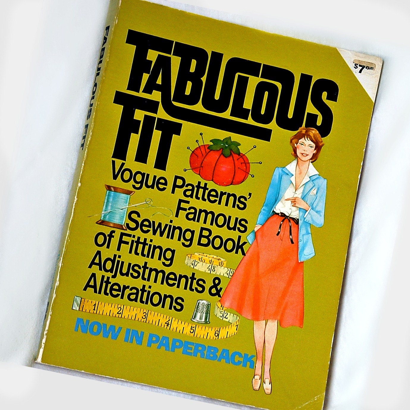 Vogue Sewing Book - " Fabulous Fit" Book of Alterations, Adjustments and Fitting