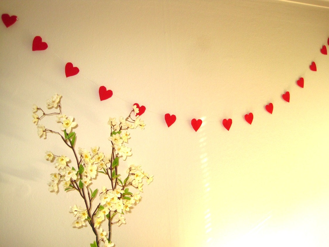 Christmas garland made of red recycled felt hearts (5.5ft or 75")