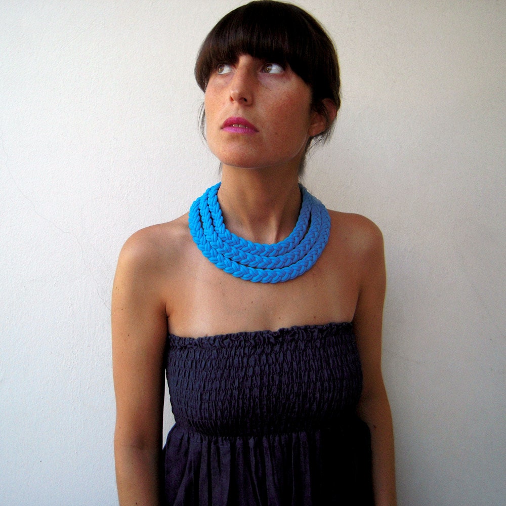 The triple braid necklace - handmade in calypso blue fabric