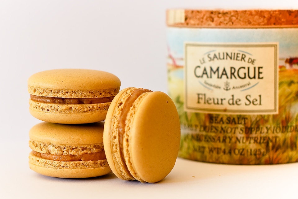 French Macarons - 12 Assorted French Macaron Box