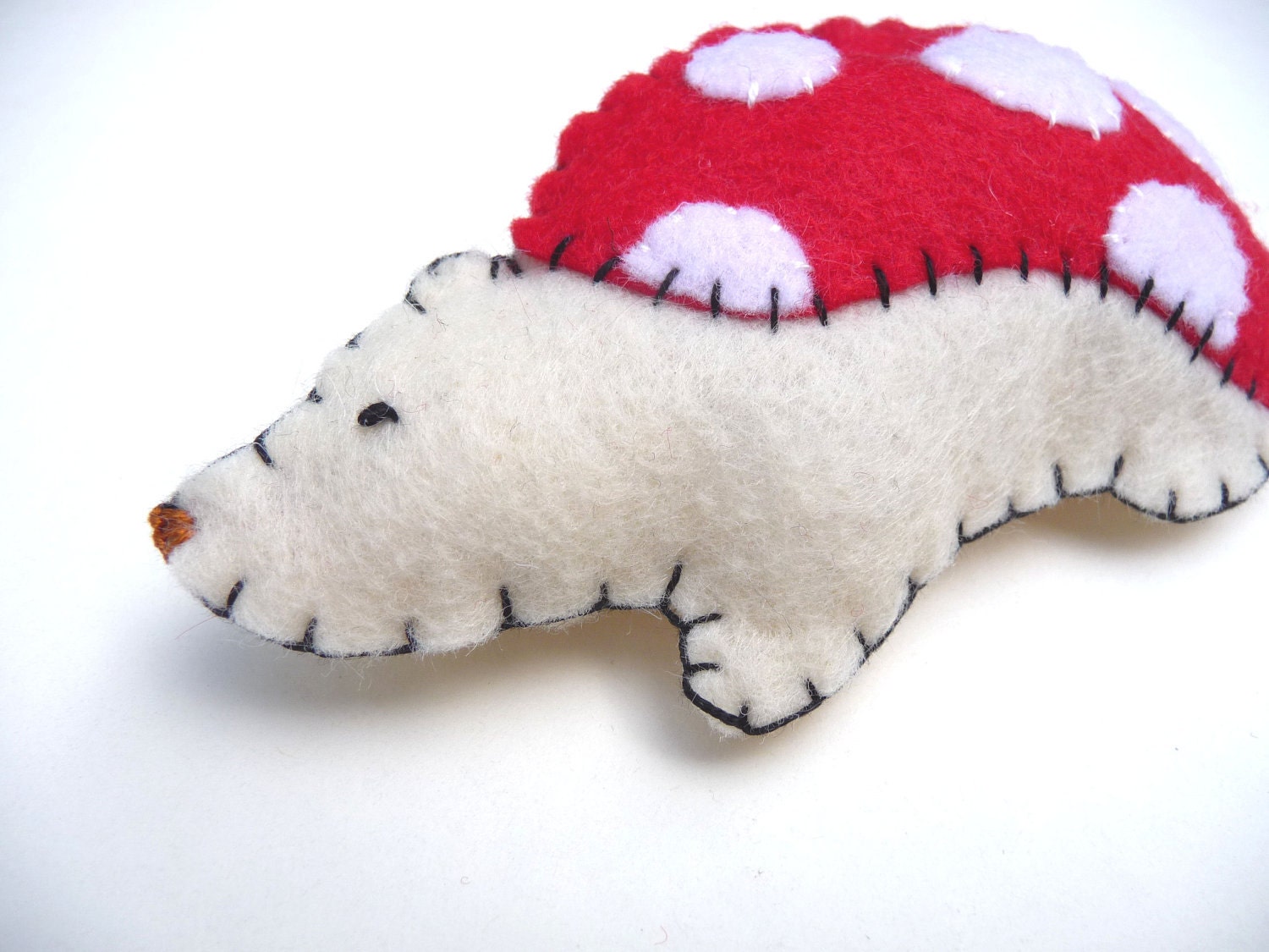 Woodland mushroom hedgehog magnet, number 32
