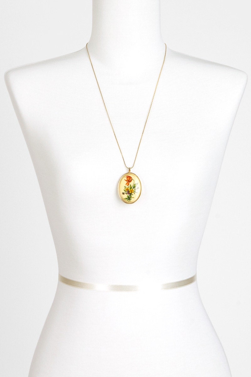 60s Vintage Necklace Oval Flower Bouquet Gold Chain