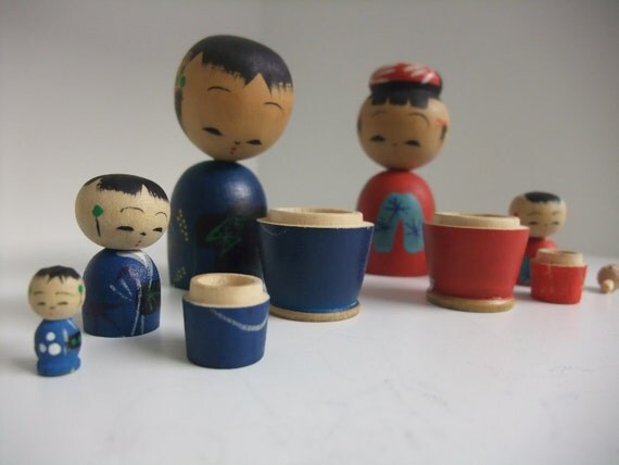 nesting kokeshi dolls