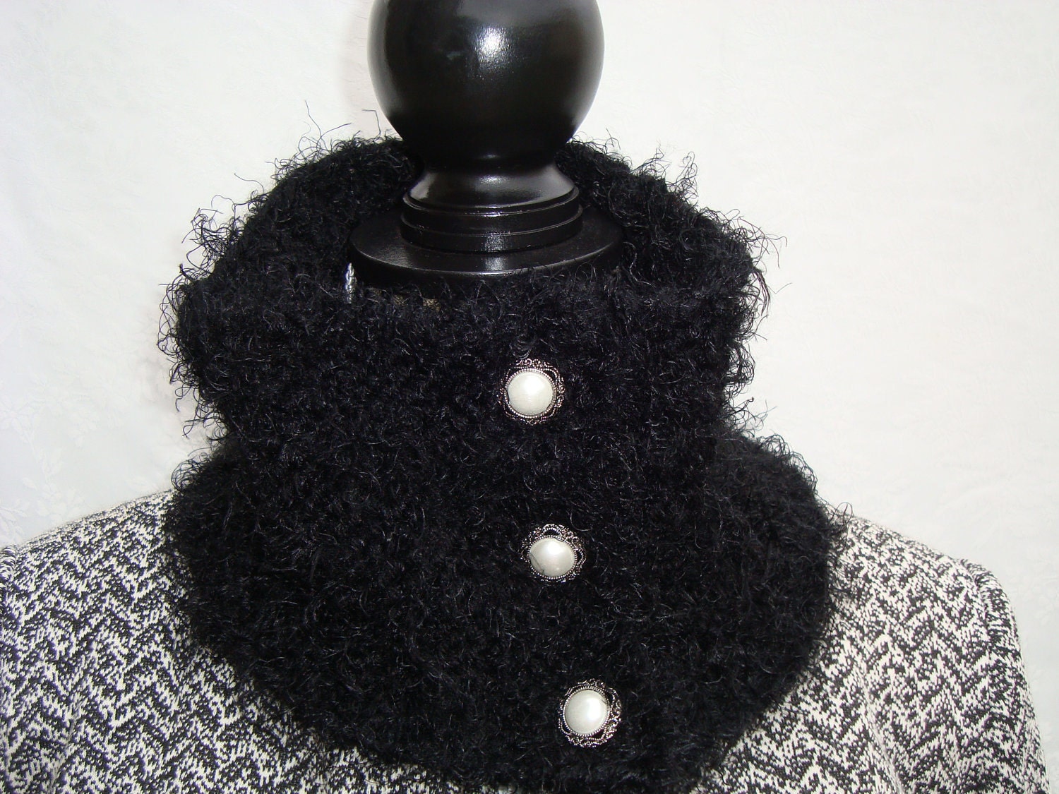 Cowl/Neckwarmer  Black. Knit.Faux  Fur. Round scarf.Buttons.Winter.