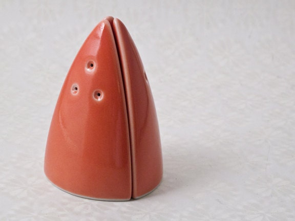 modern salt pepper spice shakers No. 001 "cayenne"