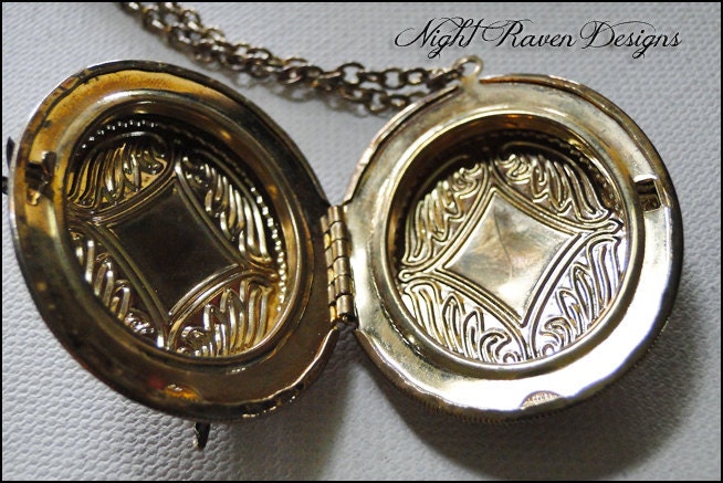 Hunger Games Inspired Mockingjay & Arrow Locket