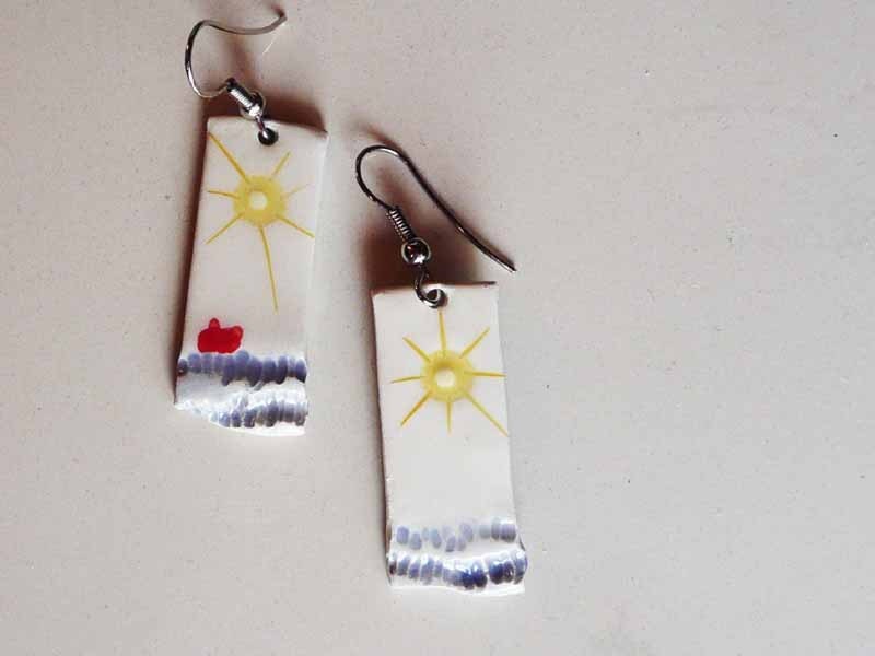 Long white dange earrings with sun, sea and a little red boat - Handmade ceramic
